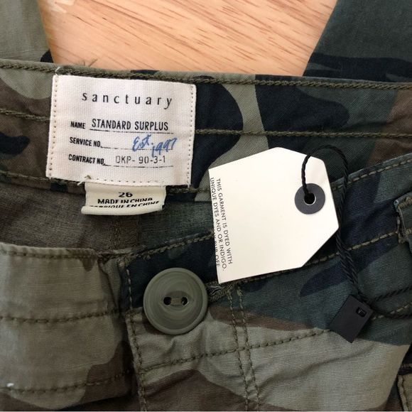 Sanctuary Standard Surplus Camo Roll Tab Hem Cropped Pants sz 26 NWT Camouflage - Picture 7 of 10